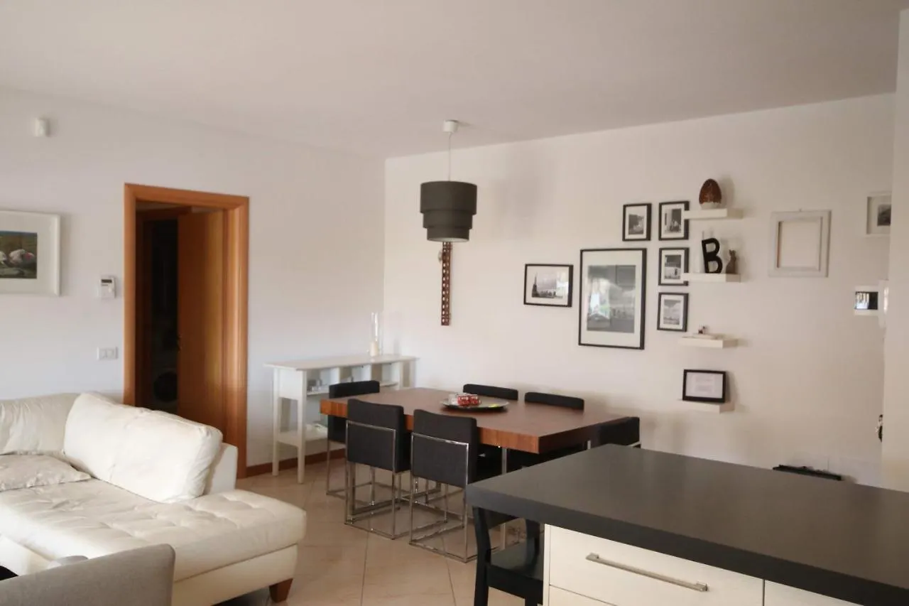 Deluxe Padova Apartment 鲁巴诺 0*,
